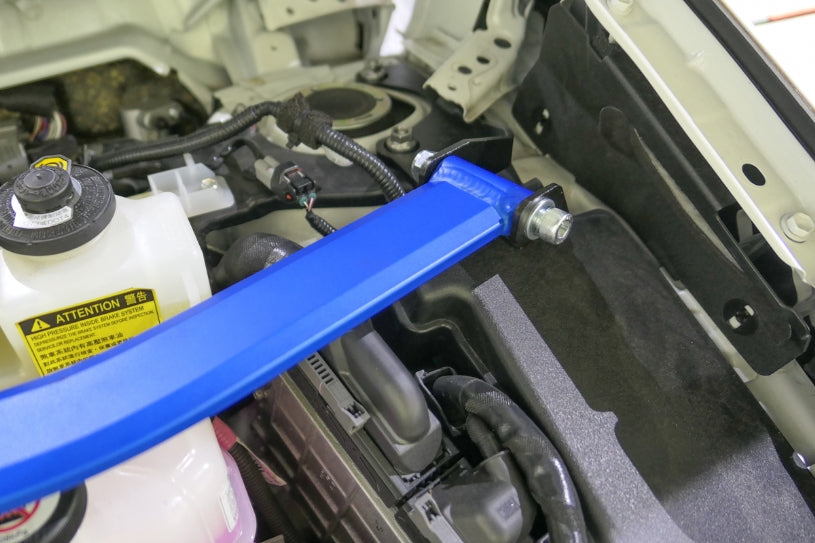 Front Strut Brace Toyota Prius alpha