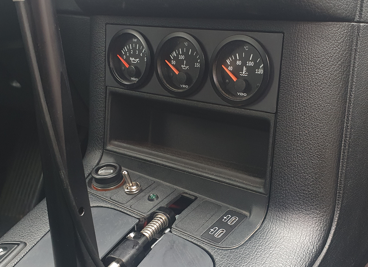 ST Trackparts BMW E36 Gauge mount OBD - product image 4