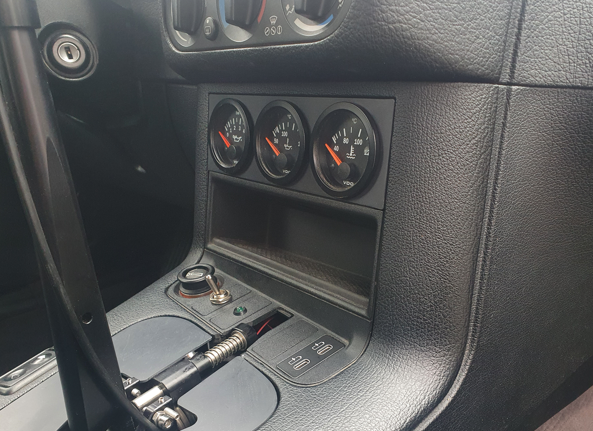 ST Trackparts BMW E36 Gauge mount OBD - product image 5