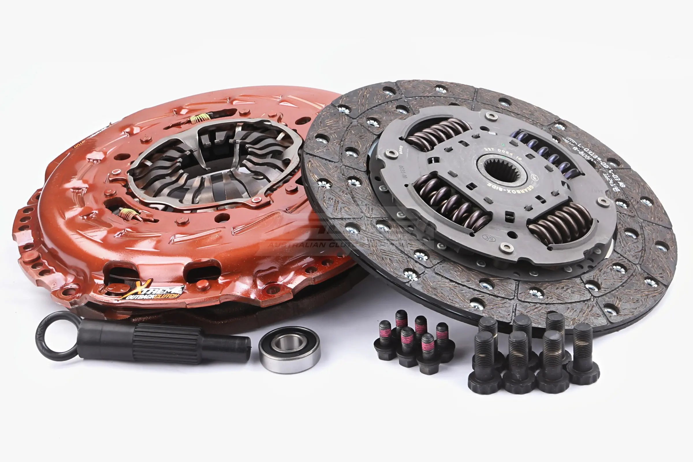 Clutch Kit - Xtreme Outback Heavy Duty Organic 830Nm Suitable to conversion kit to solid flywheel KMI28590/KMI28690