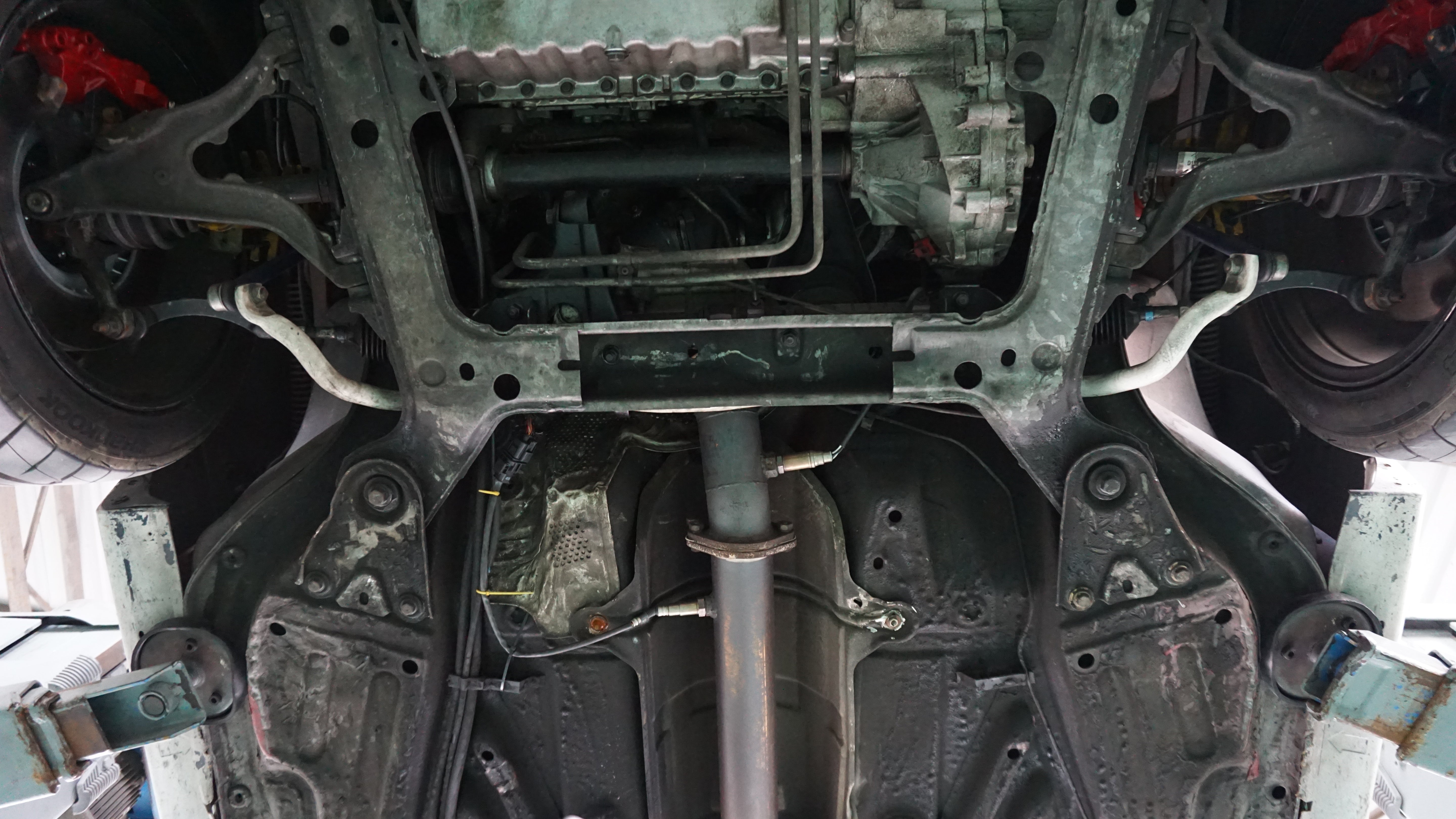 Volvo 850 NA/Turbo UltraRacing Front Anti-Roll/Sway Bar 25mm