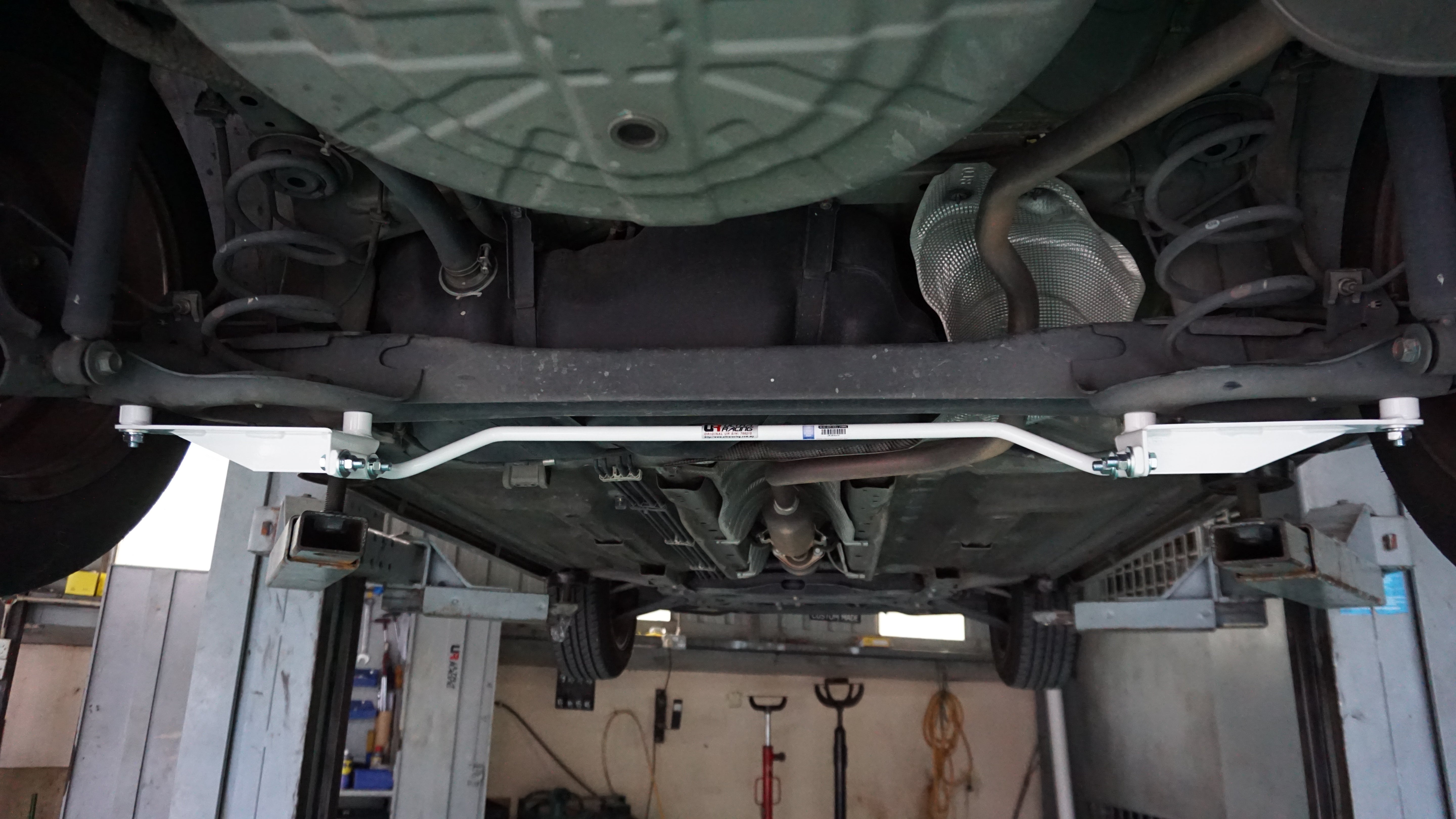 Nissan Almera 1.5 11+ UltraRacing Rear Sway Bar 16mm