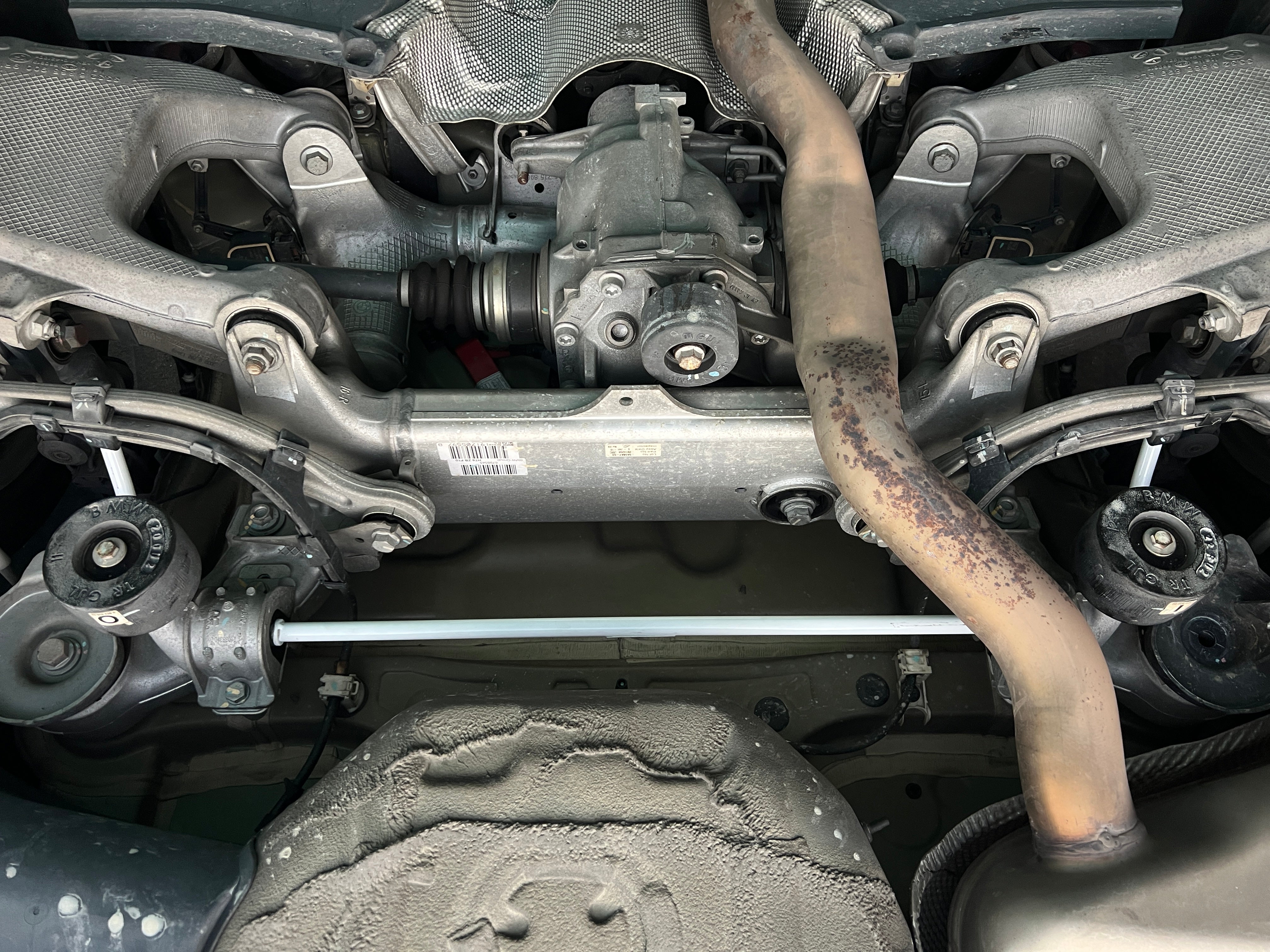 BMW 5 525/528 F10 10+ UltraRacing Rear Sway Bar 16mm