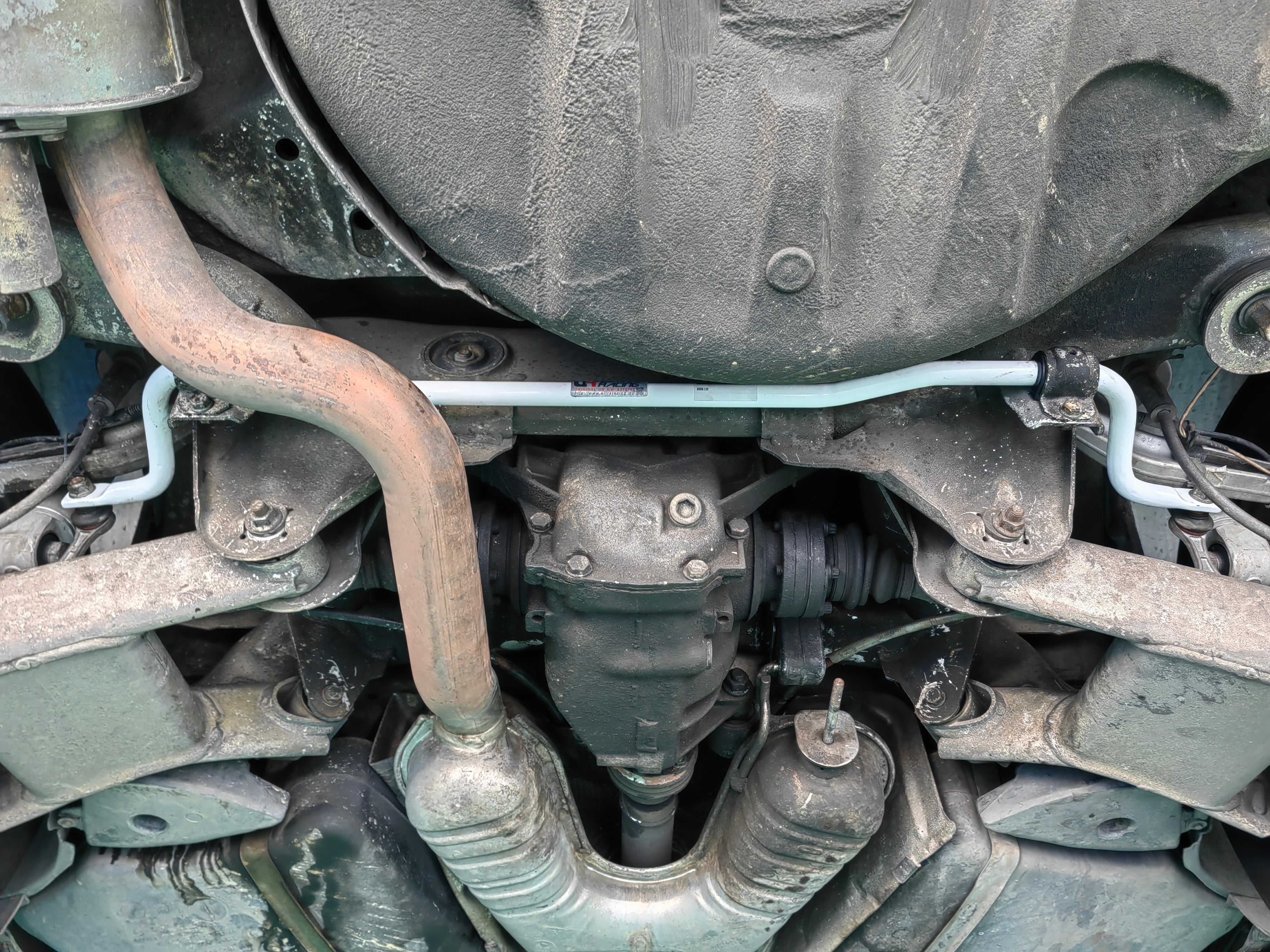 BMW 5-Series E39 95-03 UltraRacing Rear Sway Bar 19mm