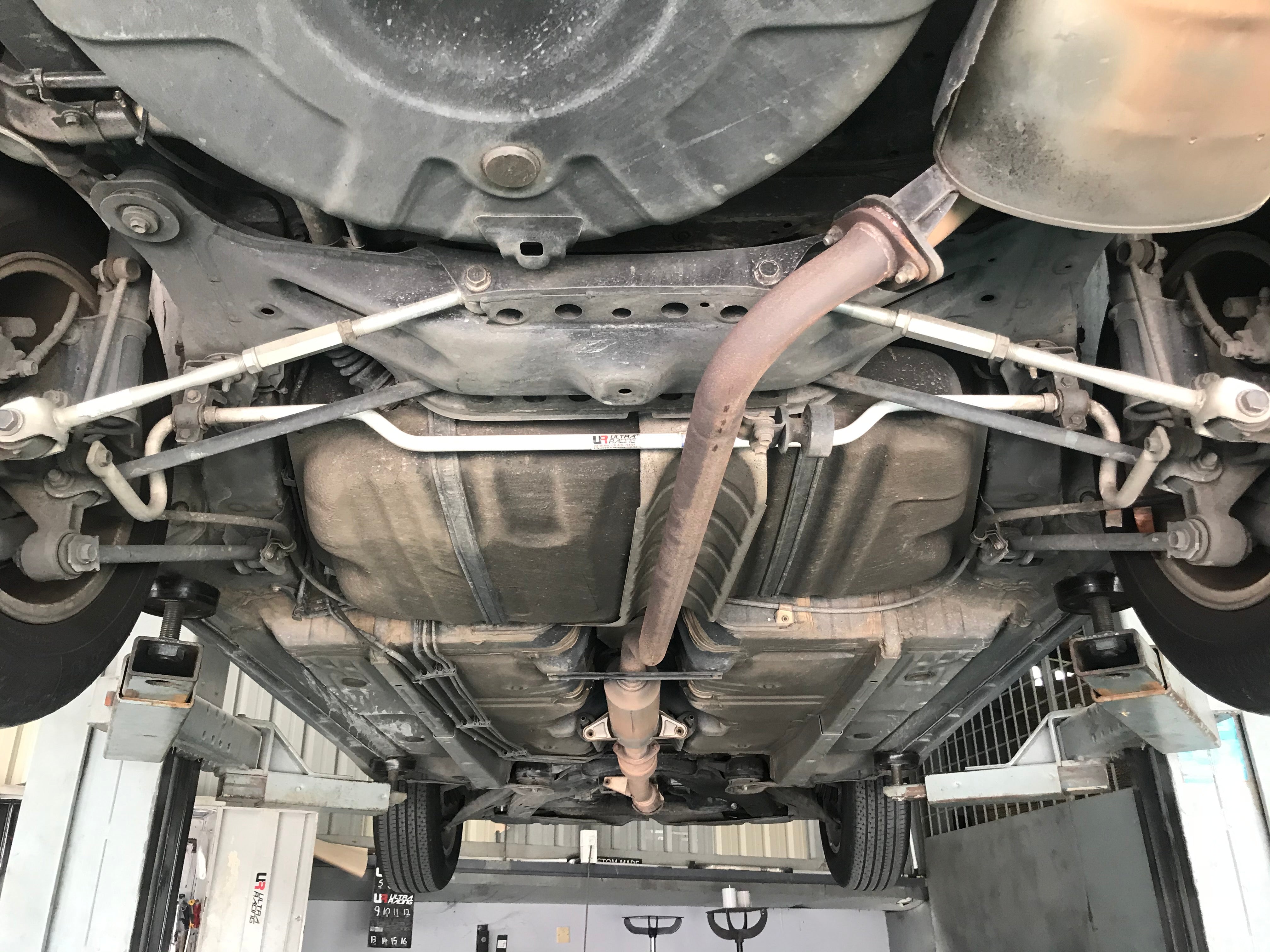 Toyota Camry (XV30) 2.4 2WD 02-06 UltraRacing Rear Sway Bar 19mm (123)<BR><BR>Fits the following vehicles:<BR>TOYOTA CAMRY (XV30) 2.4 2WD 2002-2006