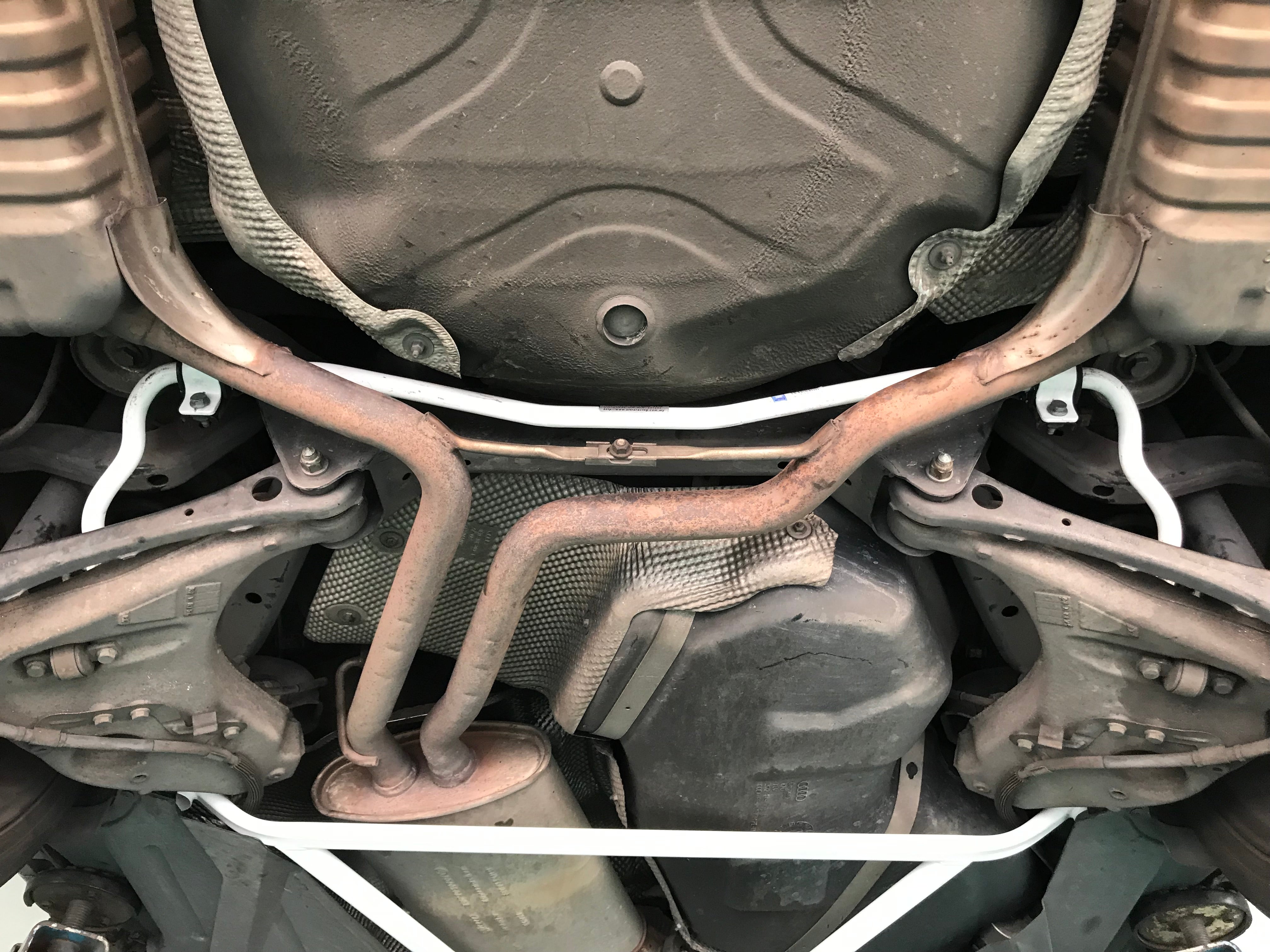 Audi A4 04-07 B7 FSI UltraRacing Rear Sway Bar 19mm