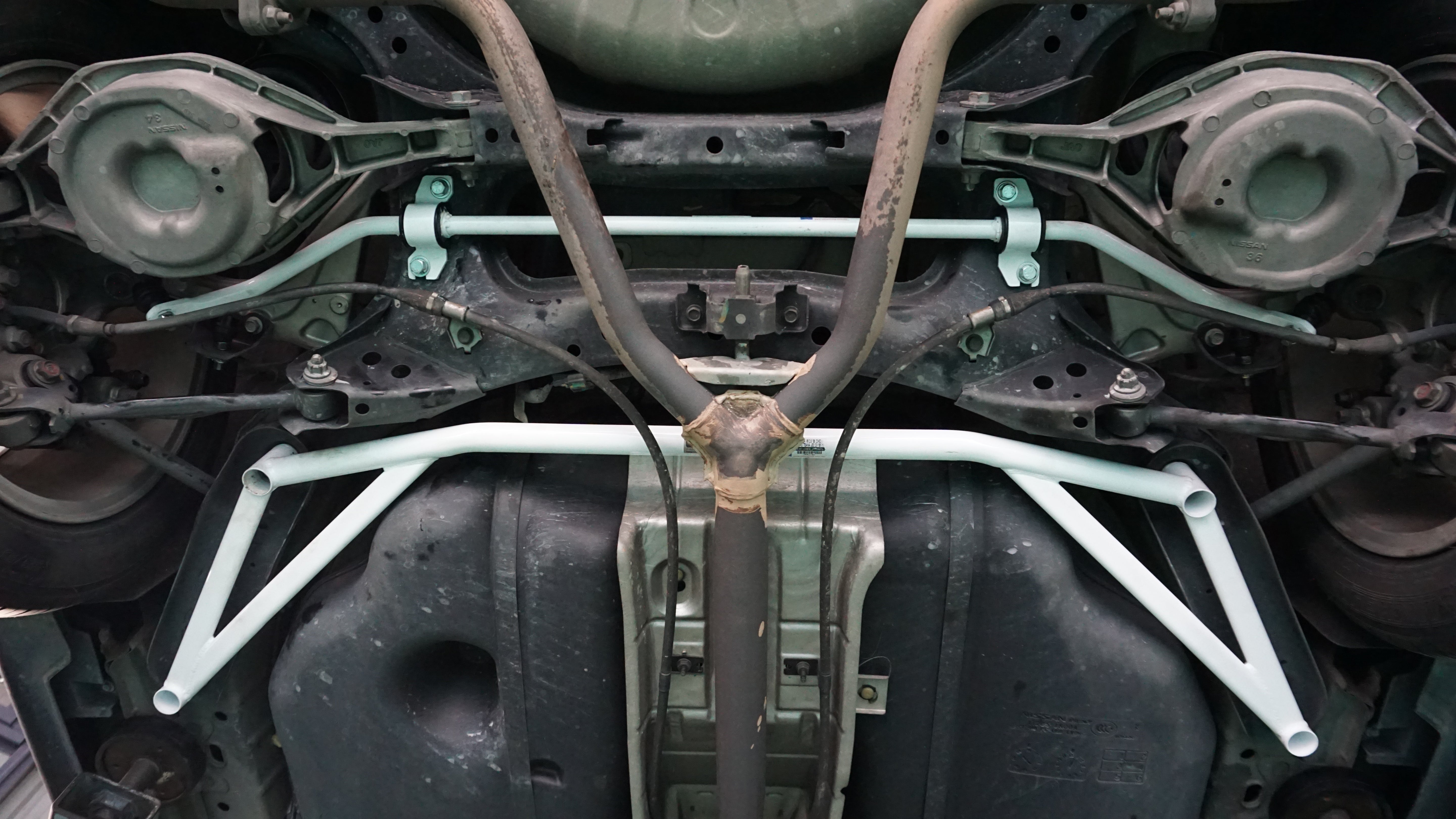 Nissan Teana (J32) 2.0/2.5 2WD 08+ UltraRacing Rear Sway Bar 19mm (4(B))<BR><BR>Fits the following vehicles:<BR>NISSAN TEANA 2ND GEN (J32) 2.0/2.5 2WD 2008-2019