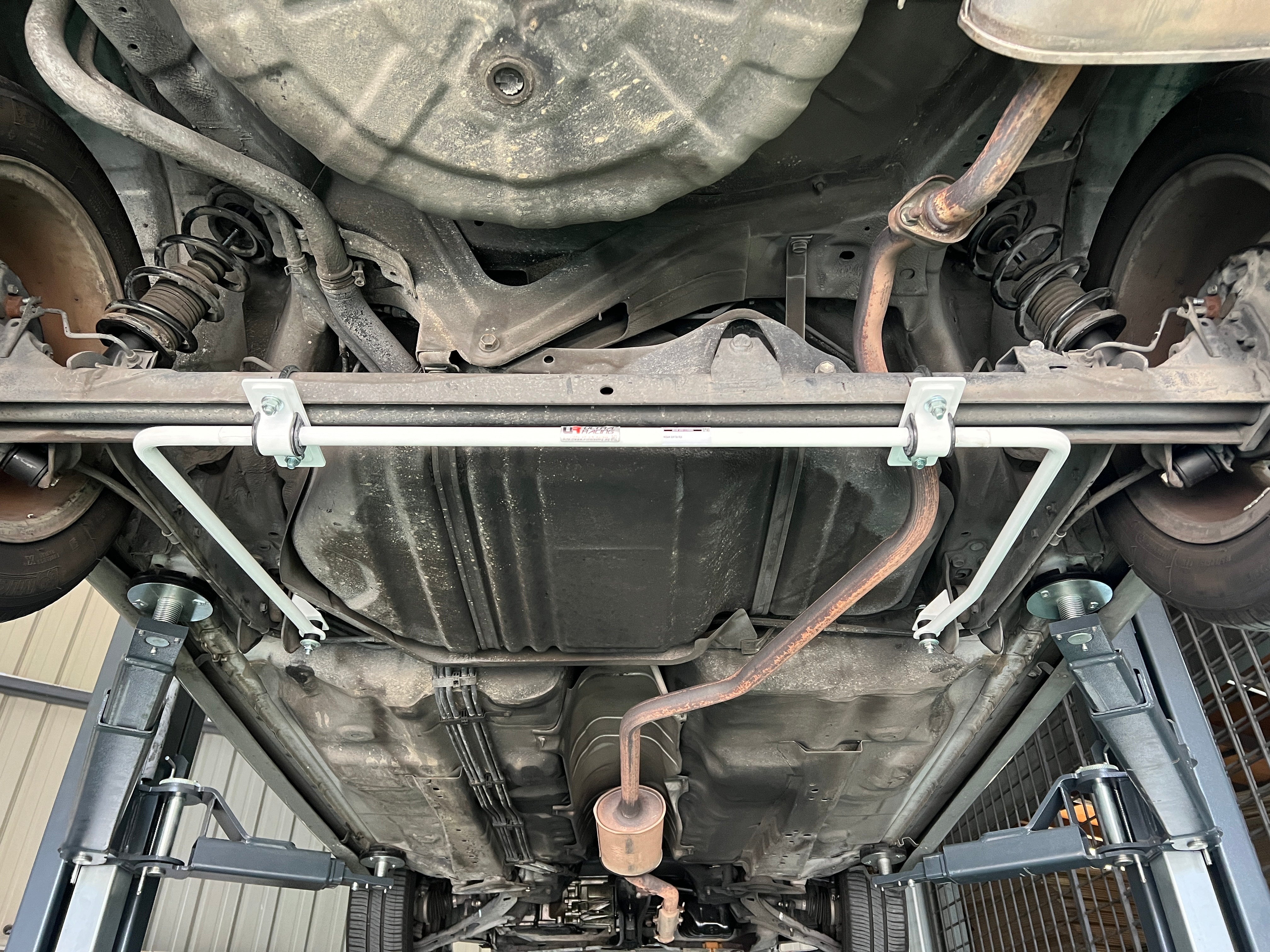 Nissan Sentra (B14) 1.6 2WD 94-99 UltraRacing Rear Sway Bar 19mm (452)<BR><BR>Fits the following vehicles:<BR>NISSAN SENTRA (B14) 1.6 2WD 1994-1999