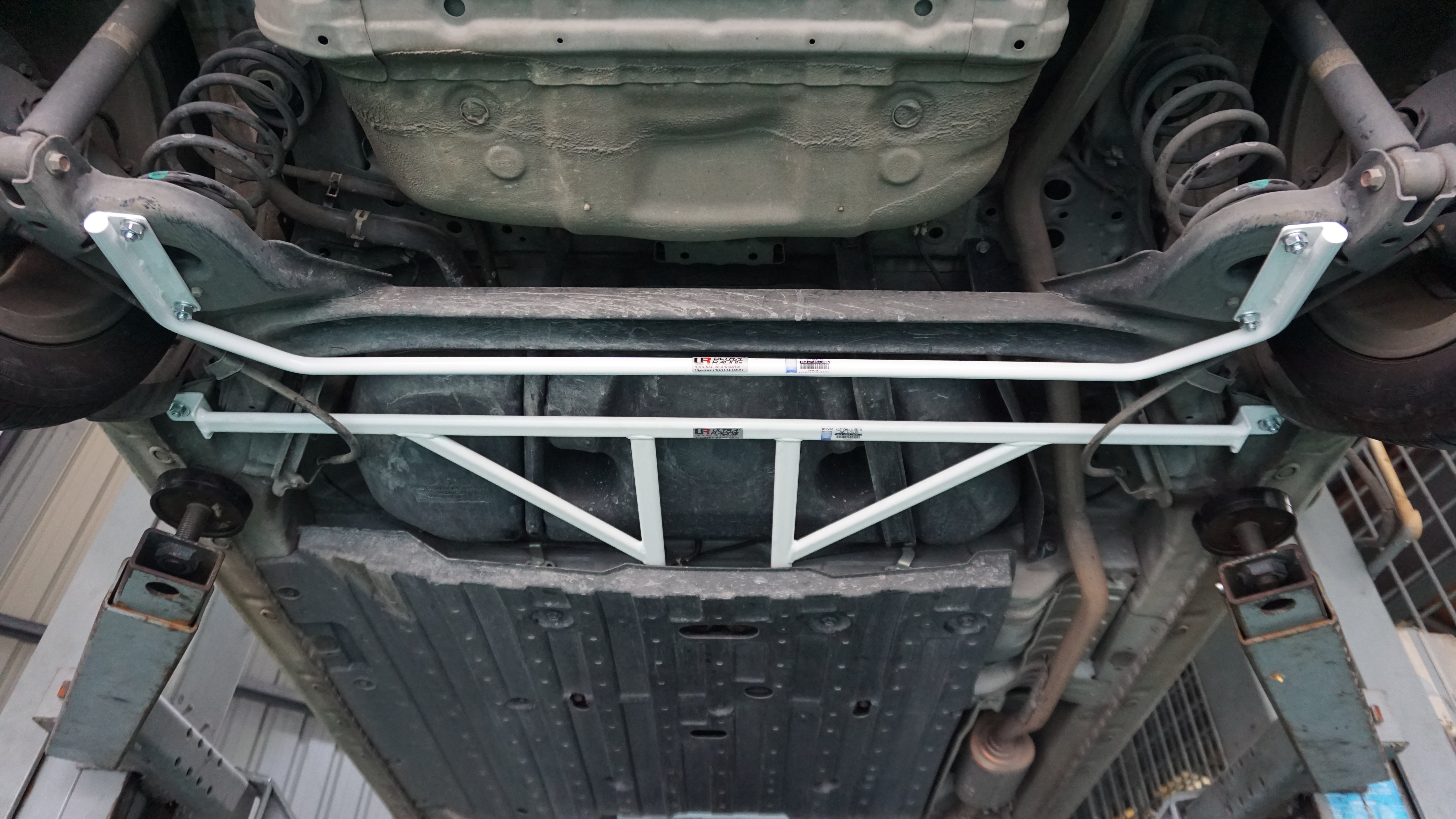 Honda Jazz 13+  UltraRacing Rear Sway Bar 19mm 472