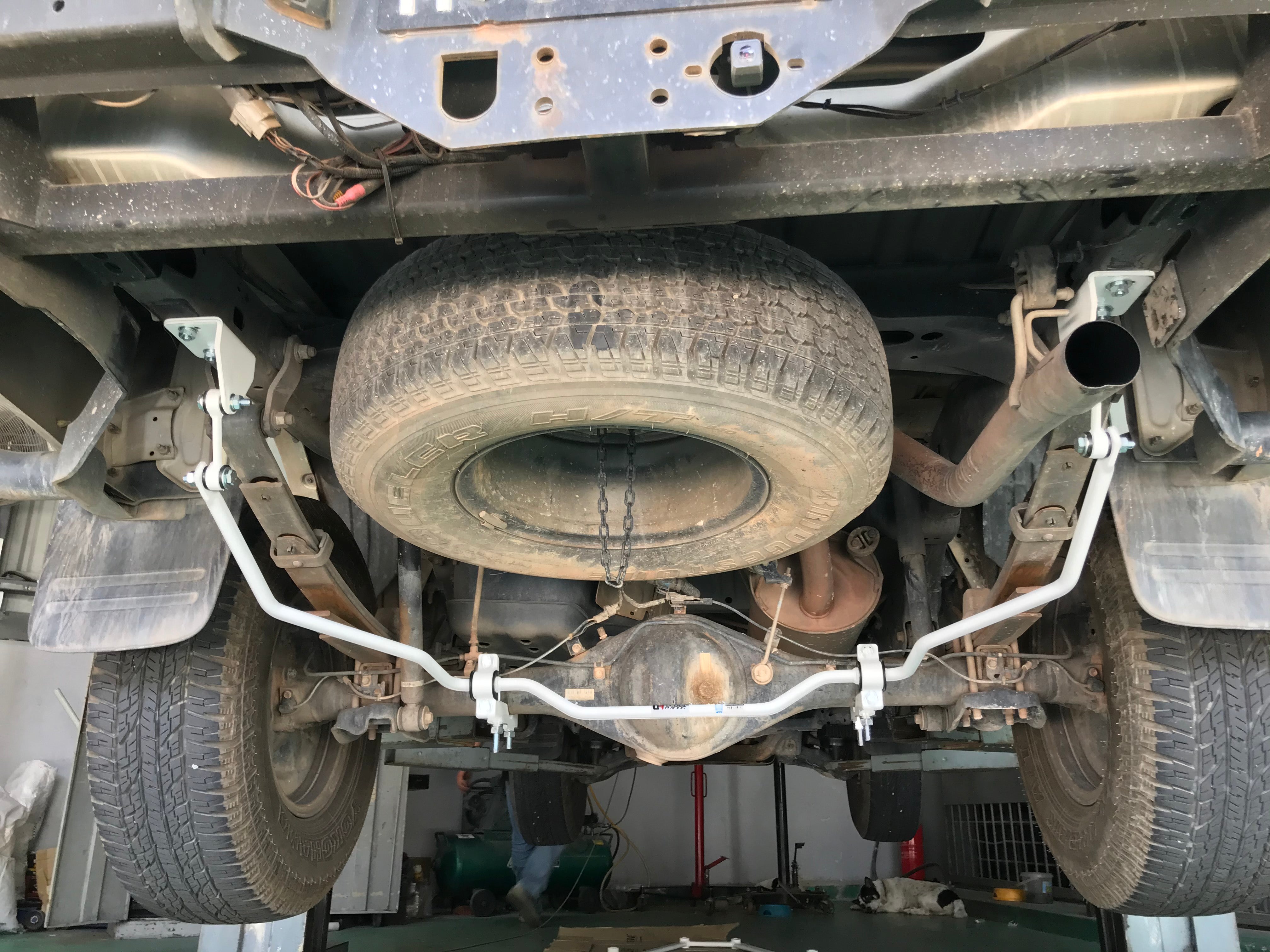 Toyota Hilux Vigo 05+ UltraRacing Rear Sway Bar 20mm