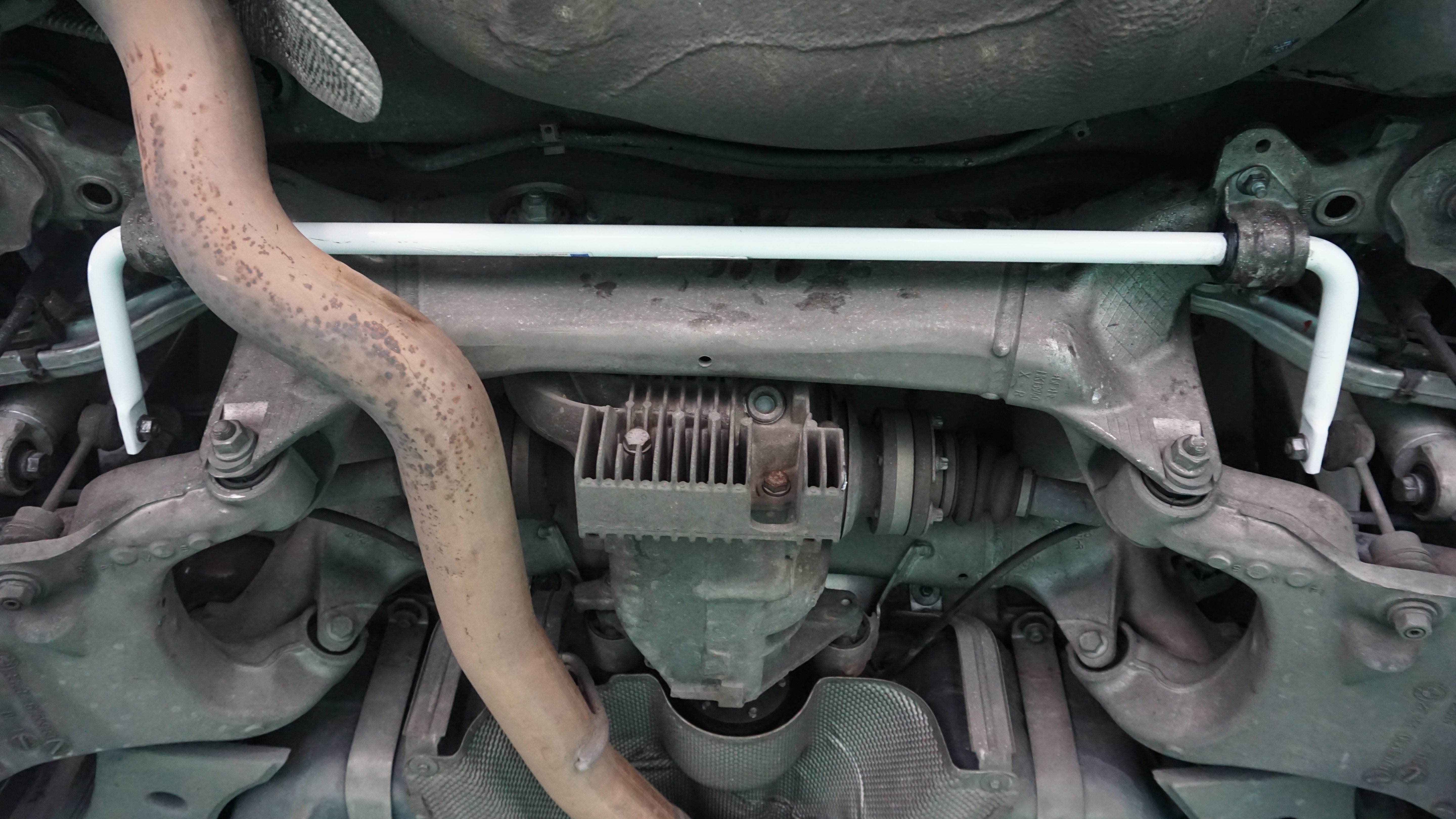 BMW M5 E60 05-10 UltraRacing Rear Sway Bar 23mm