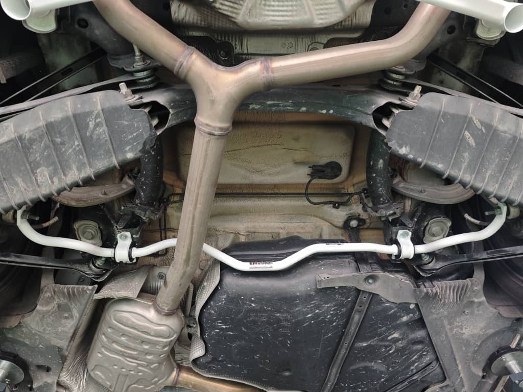 AUDI A4 B9 Ultra Racing Rear Sway Bar 22mm