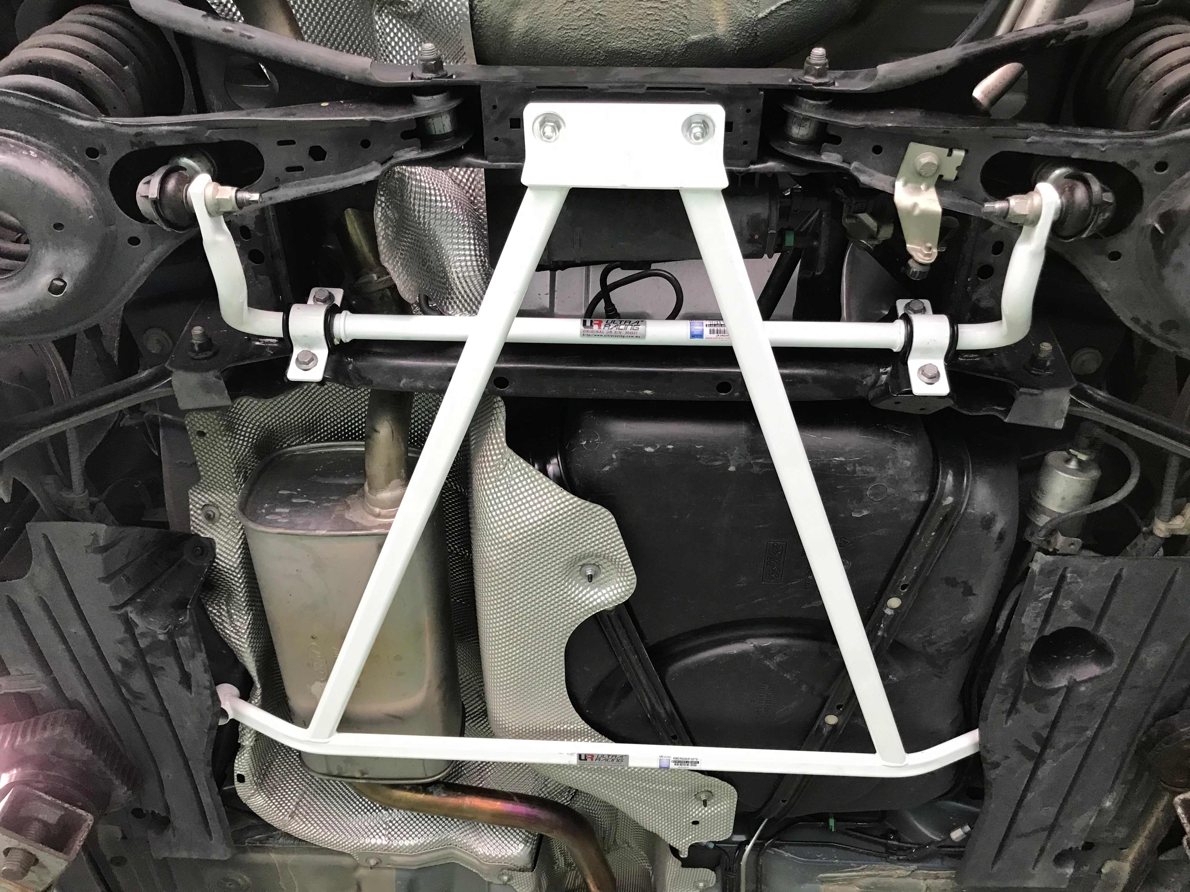 Ford Focus (MK3) 2.0-Duretec 2WD 12-18 UltraRacing Rear Sway Bar 23mm (524)<BR><BR>Fits the following vehicles:<BR>FORD FOCUS 3RD GEN (MK3) 2.0-DURETEC 2WD 2012-2018