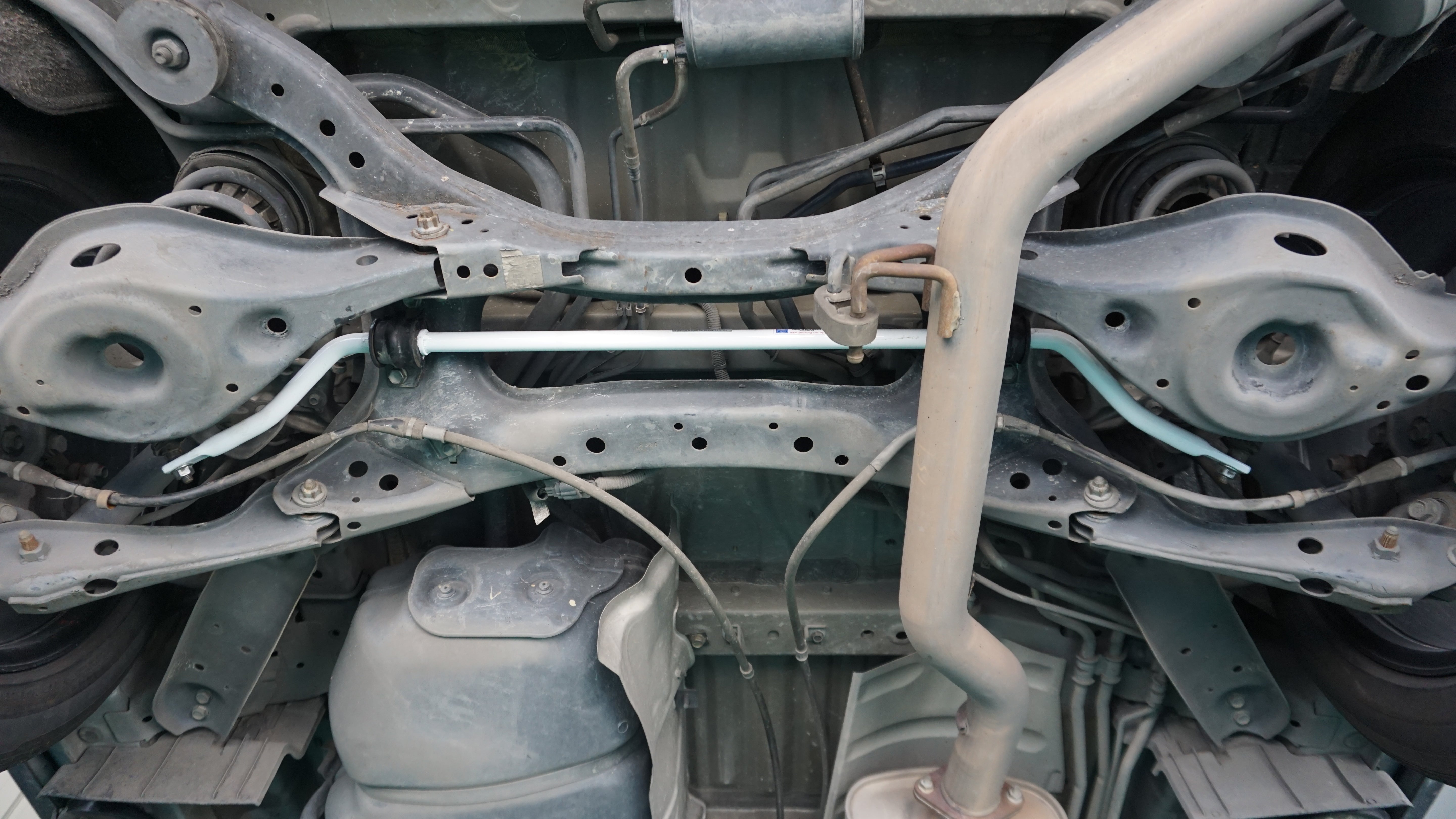 Nissan Elgrand (E52) 3.5 V6 2WD 10+ UltraRacing Rear Sway Bar 20mm (516)<BR><BR>Fits the following vehicles:<BR>NISSAN ELGRAND 3RD GEN (E52) 3.5 V6 2WD 2010-present