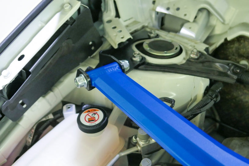 Front Strut Brace Toyota Prius alpha