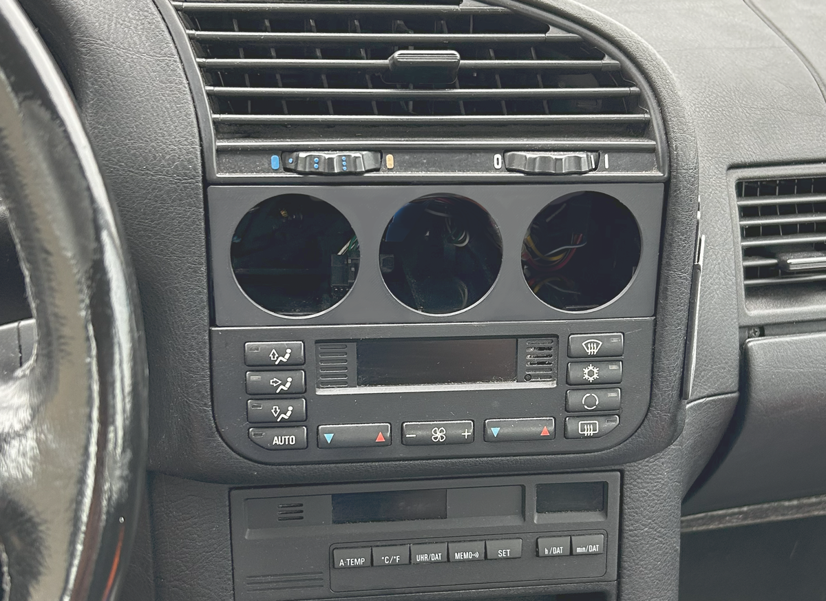 ST Trackparts BMW E36 Gauge mount Radio - product image 3