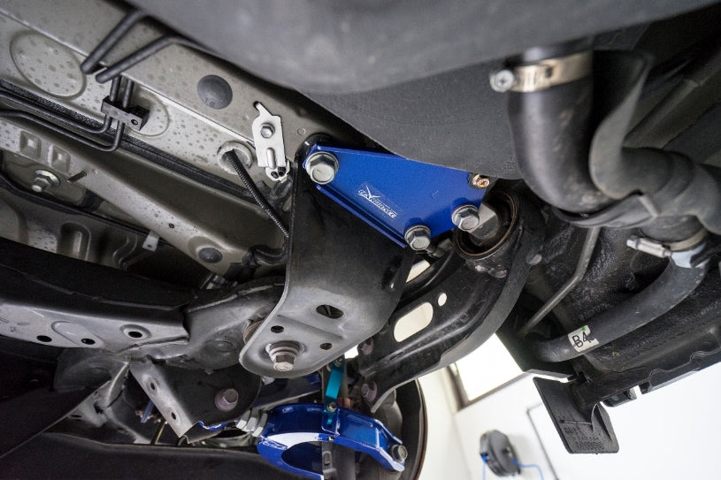 Rear Lower Brace Toyota Alphard