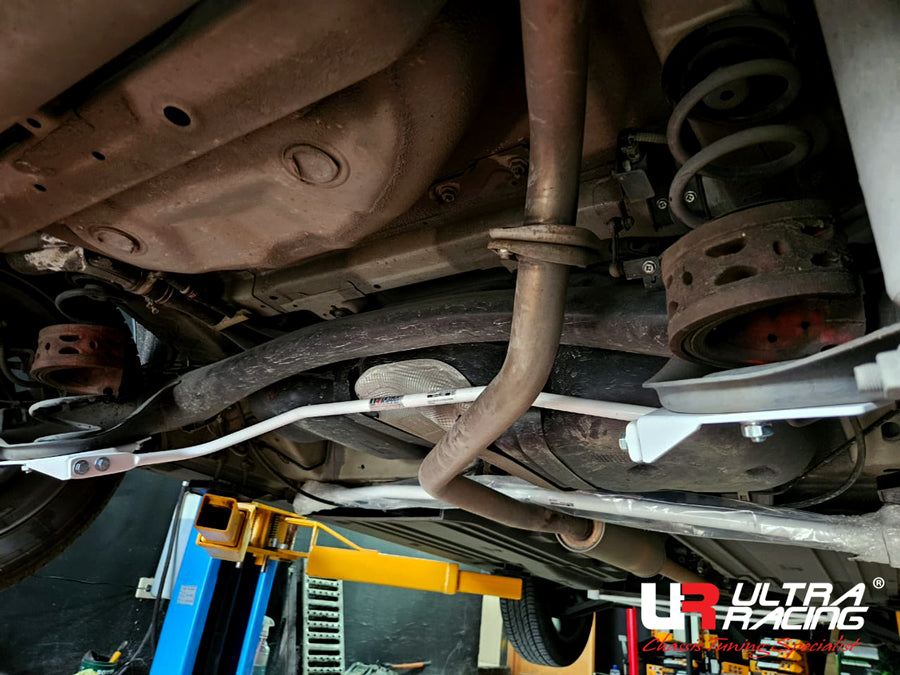 SUZUKI VITARA Ultra Racing Rear Sway Bar 18mm