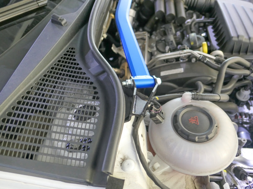 Front Strut Brace Skoda Octavia